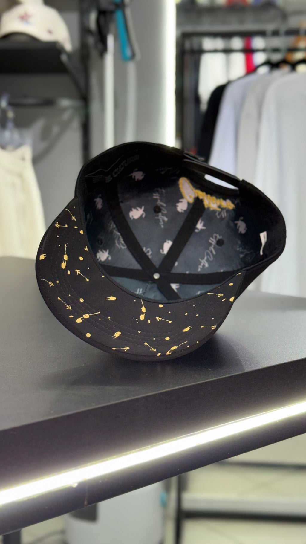 Boné Effel Nobuck Preto/Dourado