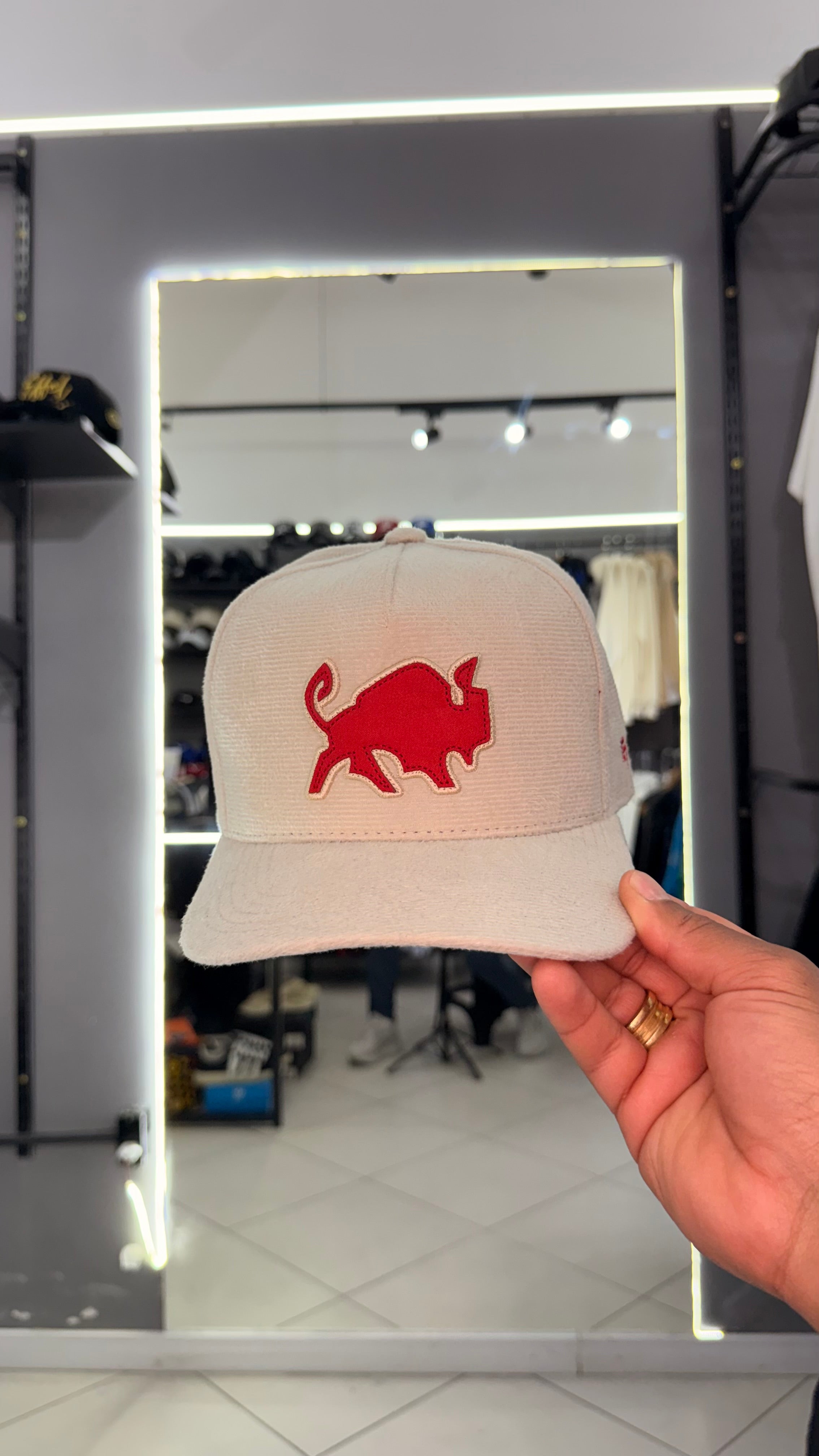 Boné Effel Bege/Vermelho