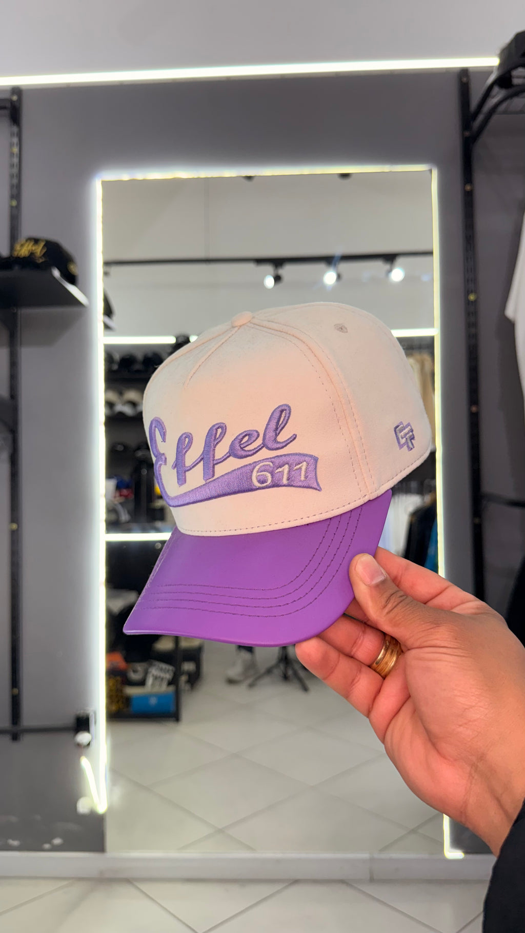Boné Effel Offwhite/Roxo