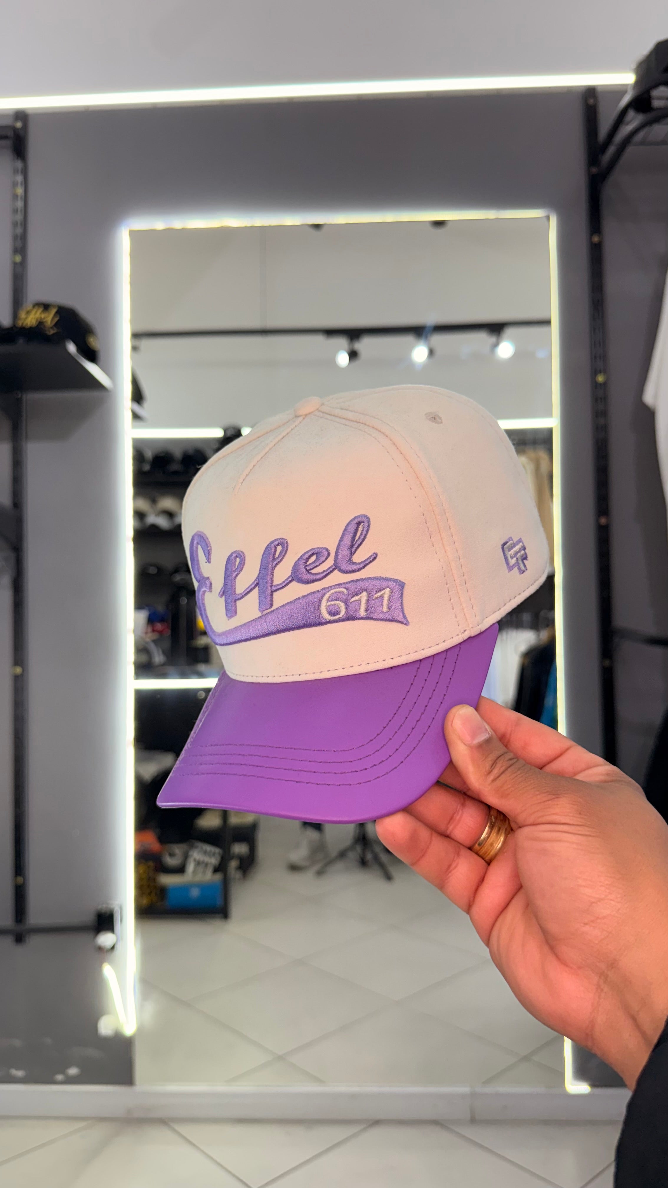Boné Effel Offwhite/Roxo