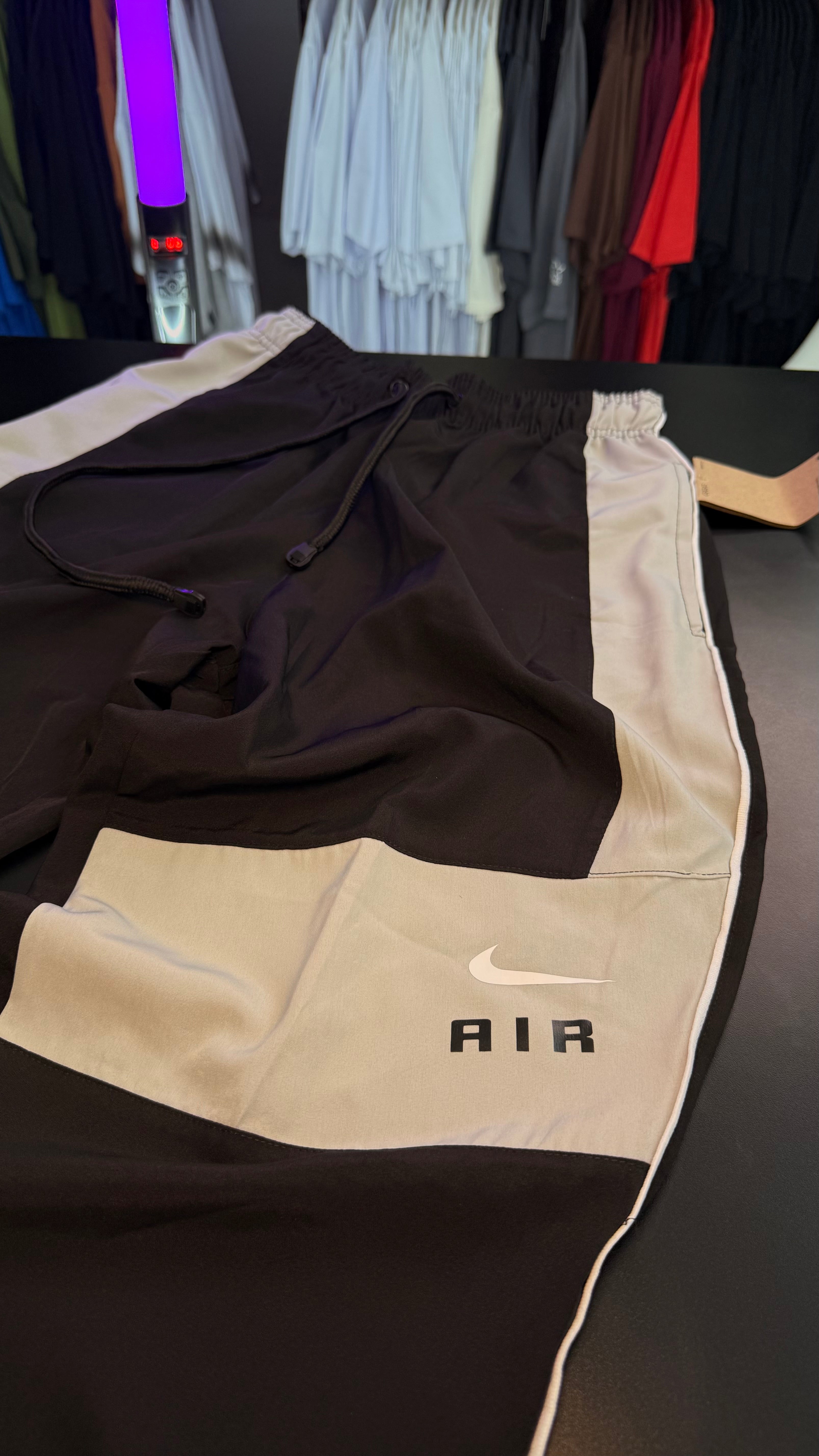 Calça Esporte Retrô #Nike (Preta)
