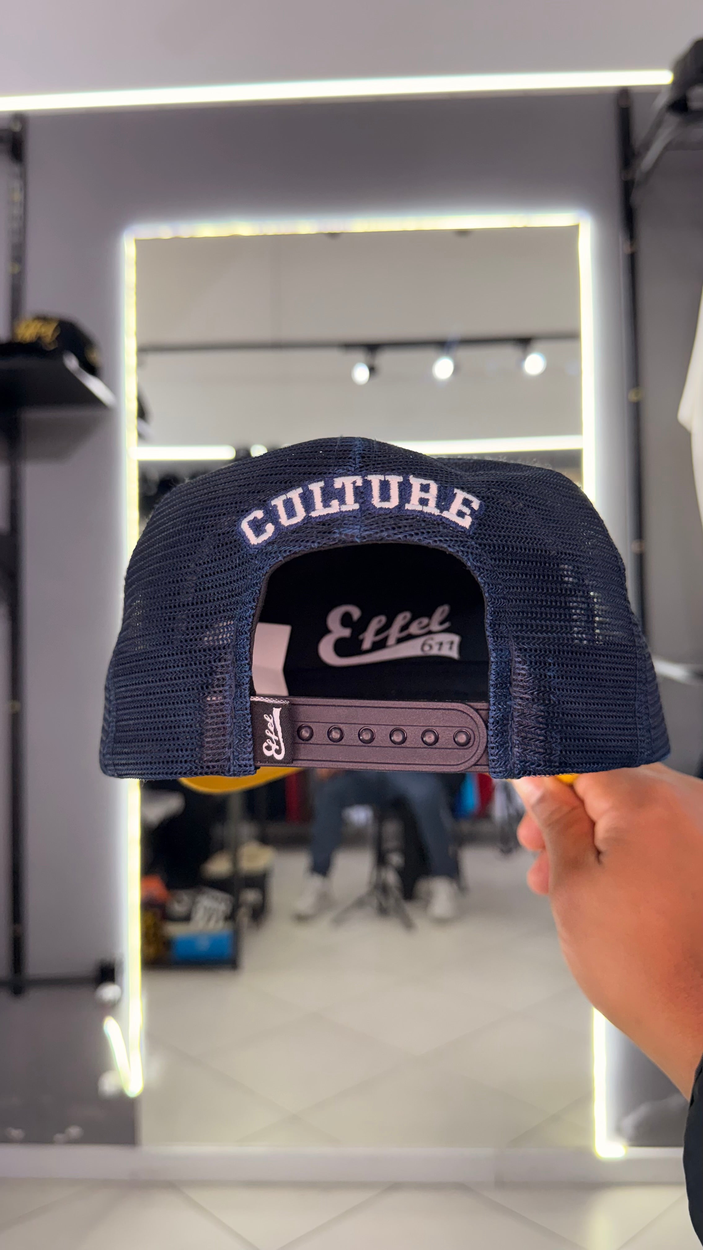 Boné Trucker Effel Culture Favela Venceu Branco/Marinho e Mostarda