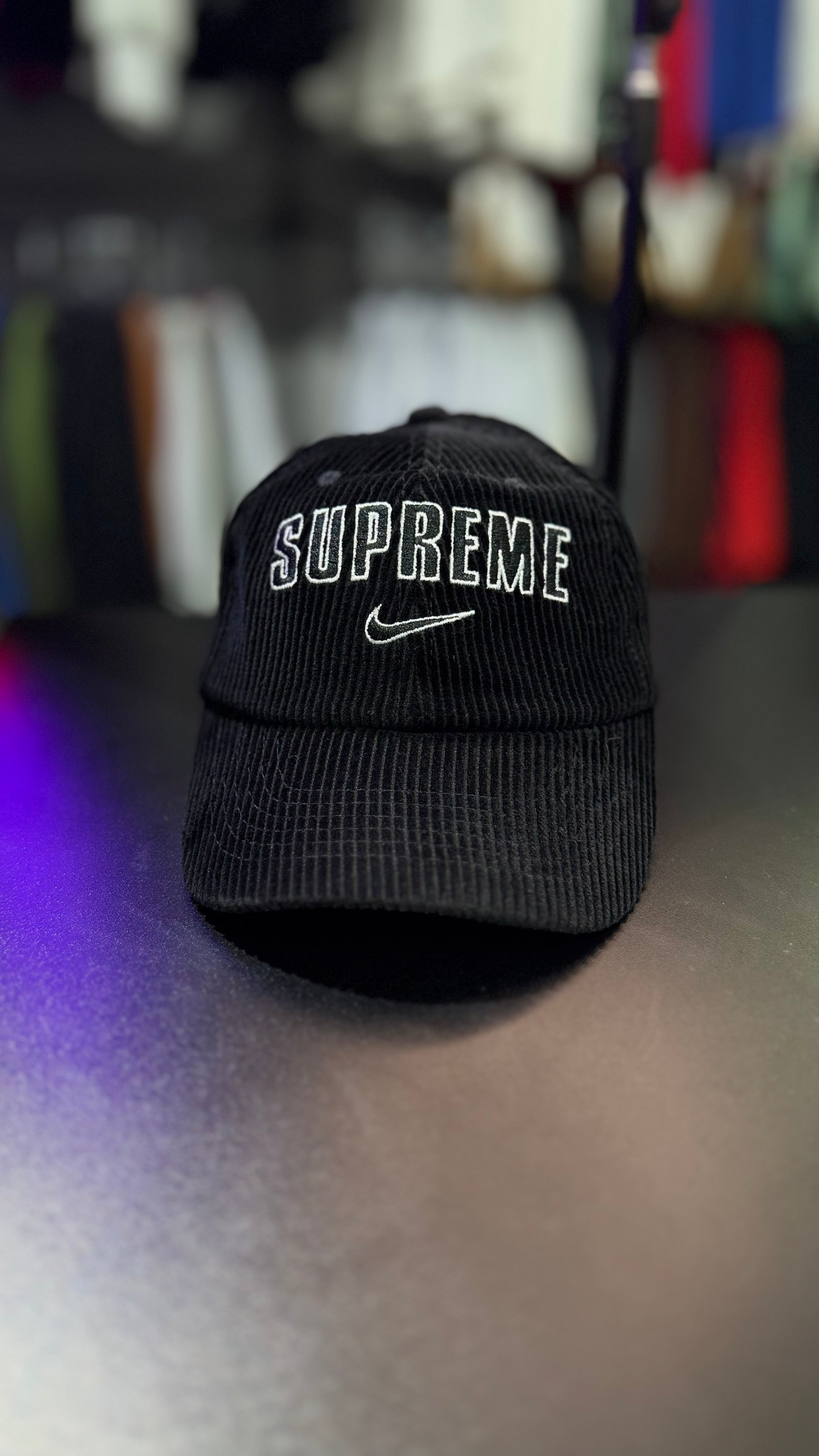 Boné Veludo #Nike/Supreme (Preto)