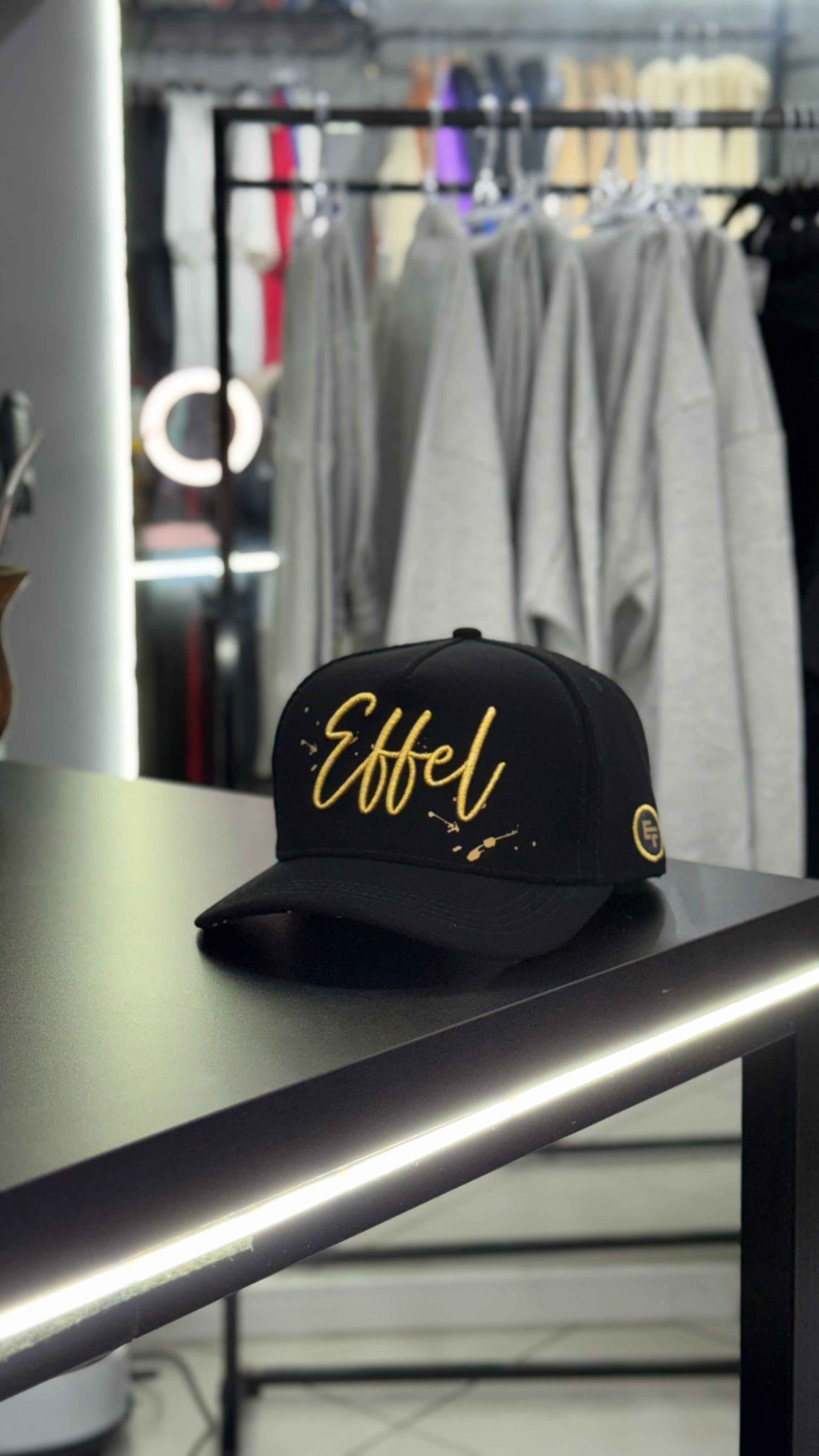 Boné Effel Nobuck Preto/Dourado