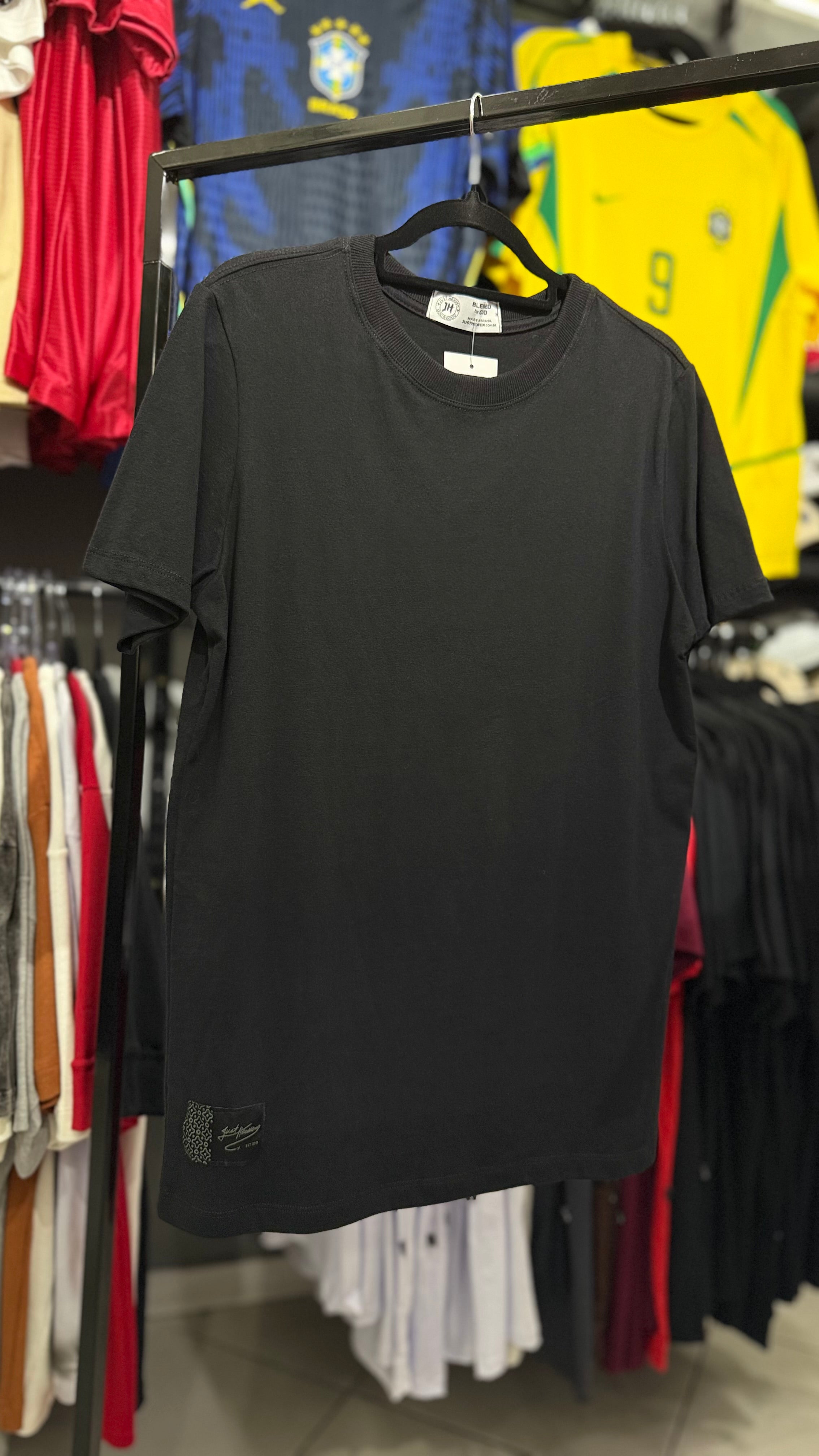 Camiseta Básica Lisa #Preta
