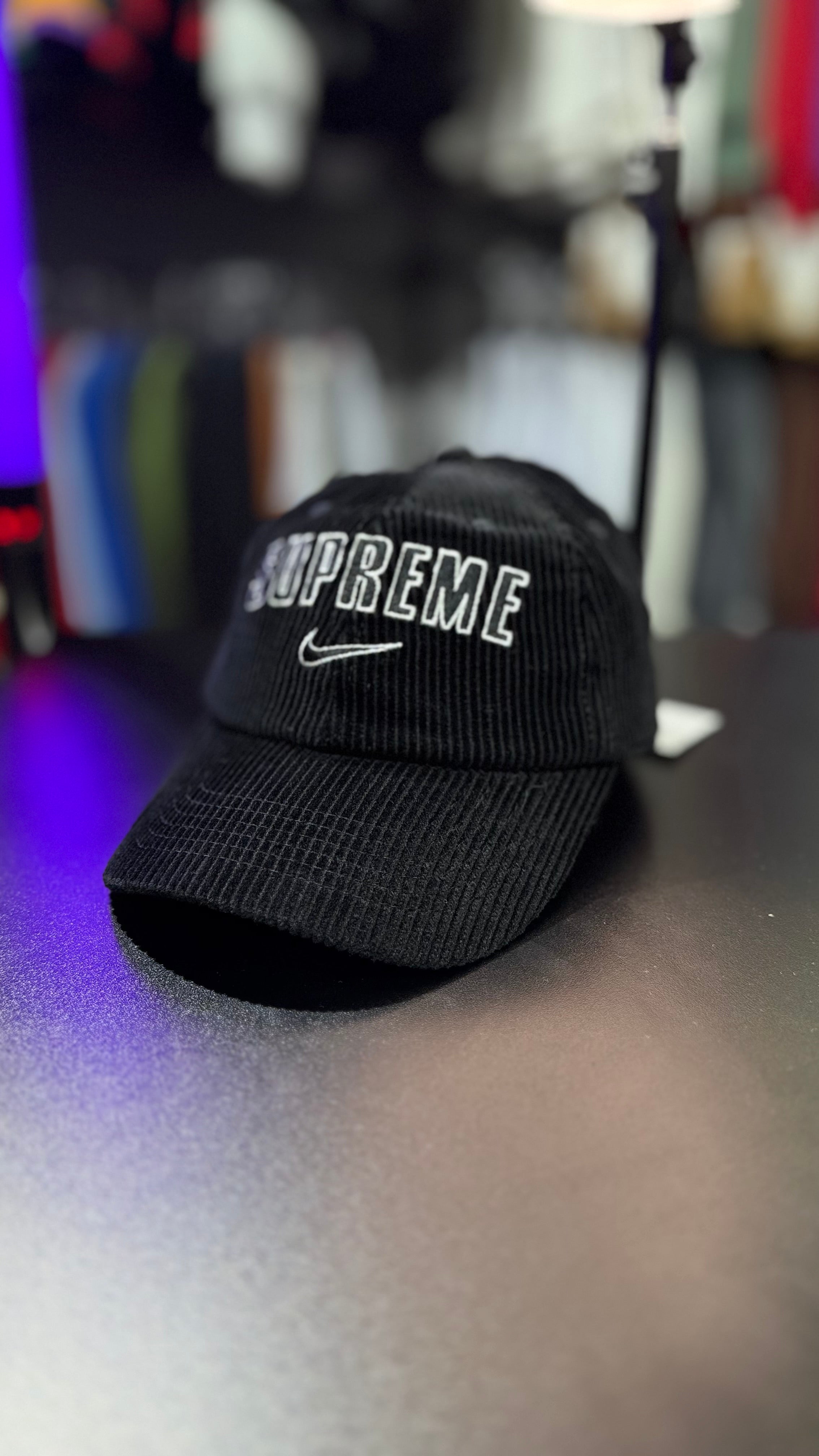 Boné Veludo #Nike/Supreme (Preto)
